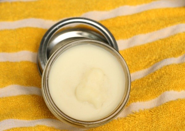 Don't miss our great easy to make Homemade Sunscreen recipe! This is a great natural choice to protect your skin from damaging effects! 