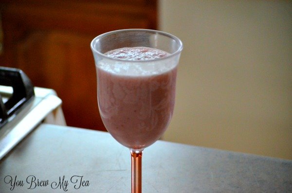 Don't miss this delicious Weight Watchers Breakfast! Strawberry Pina Colada smoothie is just what you need to start the day!