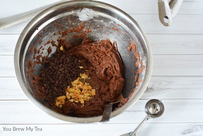 Nutella Cookies Recipe will be a new family favorite! This delicious soft cookie with crunchy nuts and chocolate is an ideal Weight Watchers treat with SmartPoints already calculated!