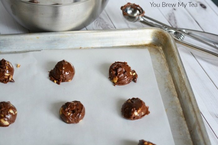 Nutella Cookies Recipe will be a new family favorite! This delicious soft cookie with crunchy nuts and chocolate is an ideal Weight Watchers treat with SmartPoints already calculated!