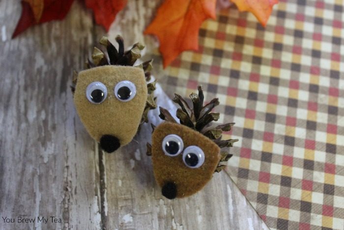 Fall Arts And Crafts for kids like this simple pinecone critters project are great for homeschool crafts and fun fall decor!