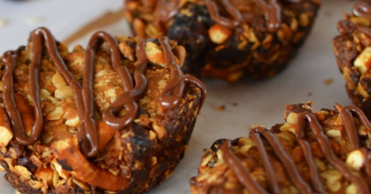 Chocolate Drizzled Granola Bar Rounds