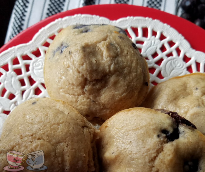 Blueberry Muffin for only 1 SmartPoint Per Muffin! This 3-Ingredient Blueberry Muffin Recipe is super easy, ready in 15 minutes and delicious! 