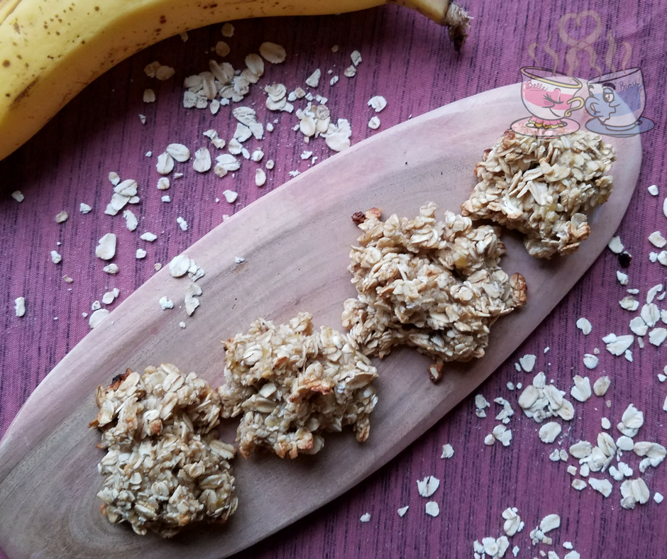 Breakfast Cookies are so easy for busy mornings, and this recipe for Oatmeal Banana Breakfast Cookies is only 1 SmartPoint per cookie on Weight Watchers!