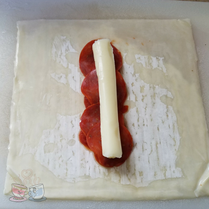 Healthy Baked Pizza Stick is a great option that kids and adults alike will love! Make these for only 3 Weight Watchers SmartPoints Each! 