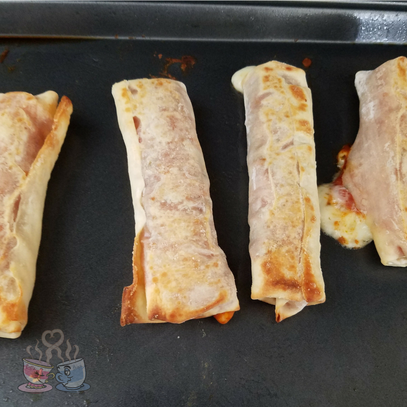 Healthy Baked Pizza Stick is a great option that kids and adults alike will love! Make these for only 3 Weight Watchers SmartPoints Each! 