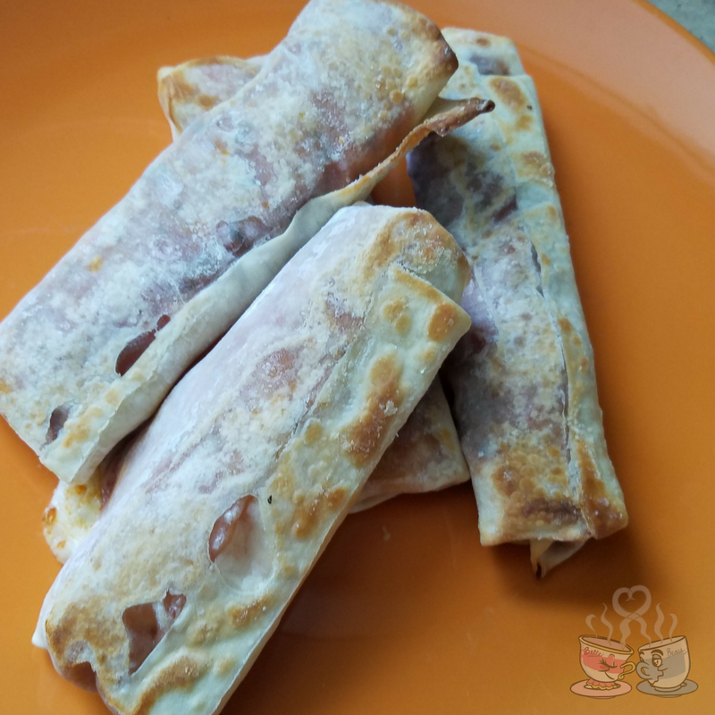 Healthy Baked Pizza Stick is a great option that kids and adults alike will love! Make these for only 3 Weight Watchers SmartPoints Each! 