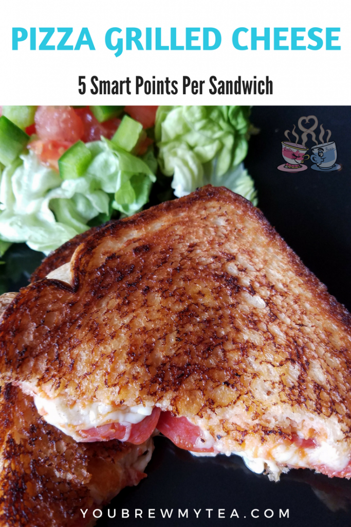 Pizza Grilled Cheese Sandwich is a family-friendly favorite comfort food that has only 5 SmartPoints per sandwich! Weight Watchers Recipes are so easy! 