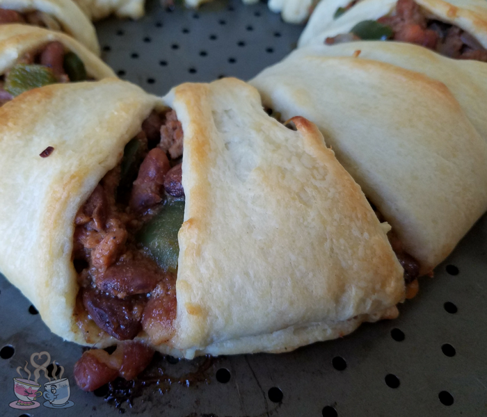 Make our Burrito Bowl Crescent Ring as a great fun and easy meal the whole family loves! This crescent ring recipe is only 8 SmartPoints per serving!