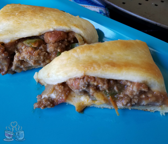 Make our Burrito Bowl Crescent Ring as a great fun and easy meal the whole family loves! This crescent ring recipe is only 8 SmartPoints per serving!