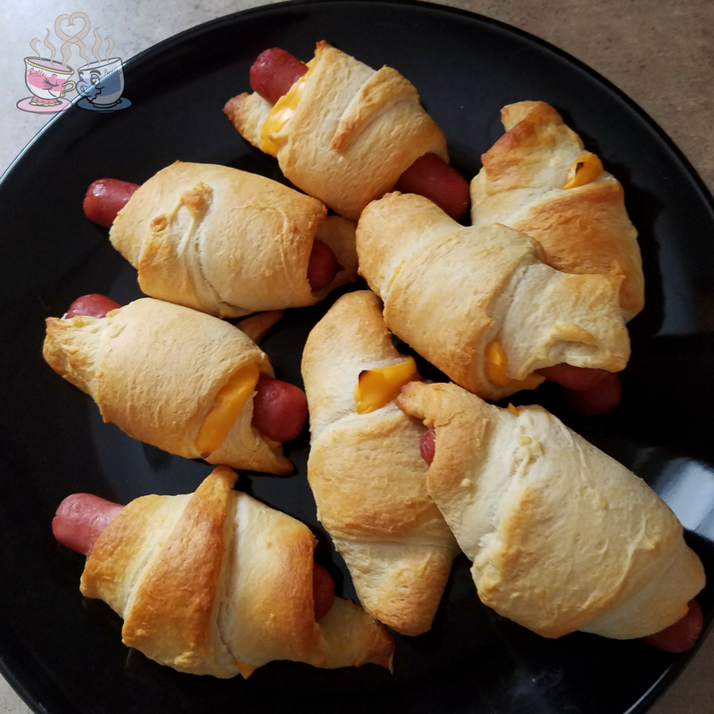 Crescent Roll Hot Dogs can easily fit into any diet plan! This recipe is only 5 Weight Watchers SmartPoints per serving and is a great snack or meal idea!