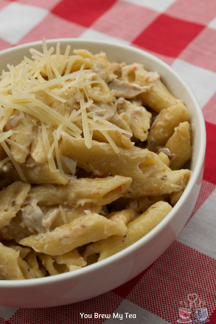 Instant Pot Italian Creamy Chicken Pasta Recipe is ready in just 15 minutes! This pasta recipe is Weight Watchers approved with only 8 SmartPoints!