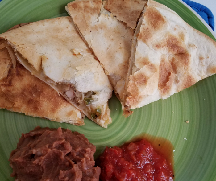 This Weight Watchers Chicken Quesadilla Recipe is a great choice for a kid-friendly dinner or a perfect FreeStyle Lunch Recipe for only 5 SmartPoints per serving.