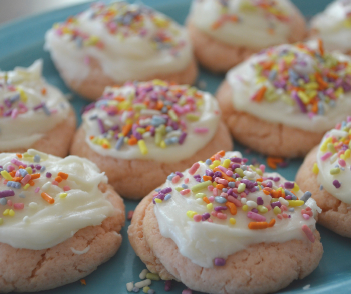 Make our Strawberry Cake Mix Cookies in just minutes! These are delicious and only 2 SmartPoints per cookie on the FreeStyle program! A great Weight Watchers FreeStyle Recipe!