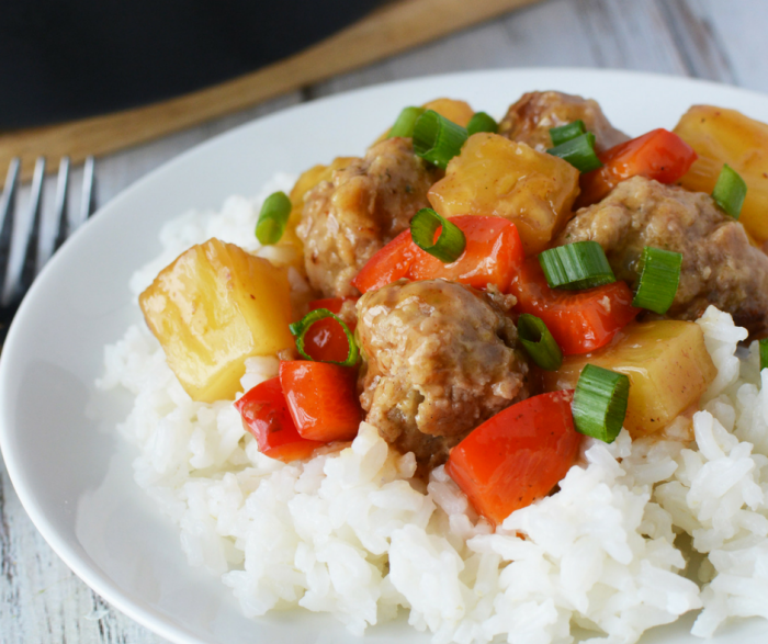 Skinny Hawaiian Turkey Meatballs are a great Weight Watchers FreeStyle Recipe that are easy to make and kid-friendly! Only 3 SmartPoints per serving and a great freezer meal idea that kids will love! 