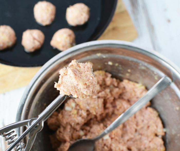 Skinny Hawaiian Turkey Meatballs are a great Weight Watchers FreeStyle Recipe that are easy to make and kid-friendly! Only 3 SmartPoints per serving and a great freezer meal idea that kids will love! 