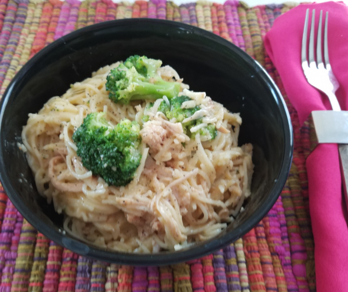 Weight Watchers FreeStyle Chicken recipes are so easy when you make ones like this Slow Cooker Chicken Pasta with Broccoli! Cheesy pasta with delicious moist slow cooked chicken makes a perfect kid-friendly Crockpot meal low in FreeStyle points!