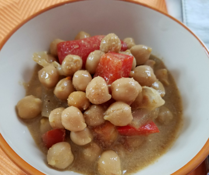 Use your Instant Pot to make a great VEGAN Curry Recipe! This chickpea recipe is a perfect Weight Watchers FreeStyle side dish or complete meal! Ready in just 5 minutes!