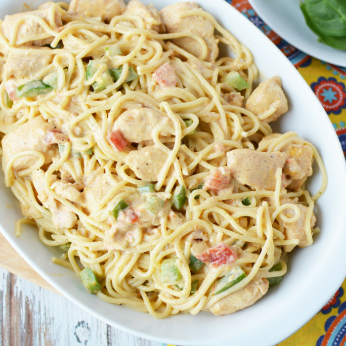 Our delicious and easy Skinny Chicken Spaghetti Recipe is a Weight Watchers FreeStyle dinner recipe you'll love to make! This easy chicken dinner is ready in under 30 minutes! 