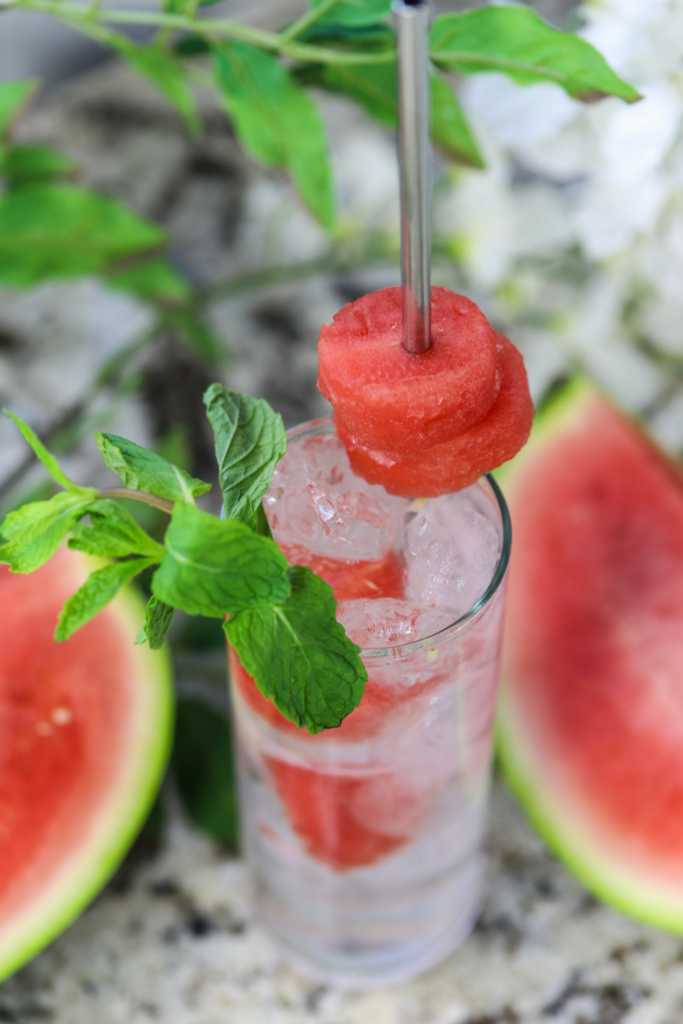 Make this Skinny Watermelon Vodka Spritzer for an easy cocktail that is also low in calories! Only 2 SmartPoints on the FreeStyle Weight Watchers plan! Tons of great flavor for low calorie cocktail!