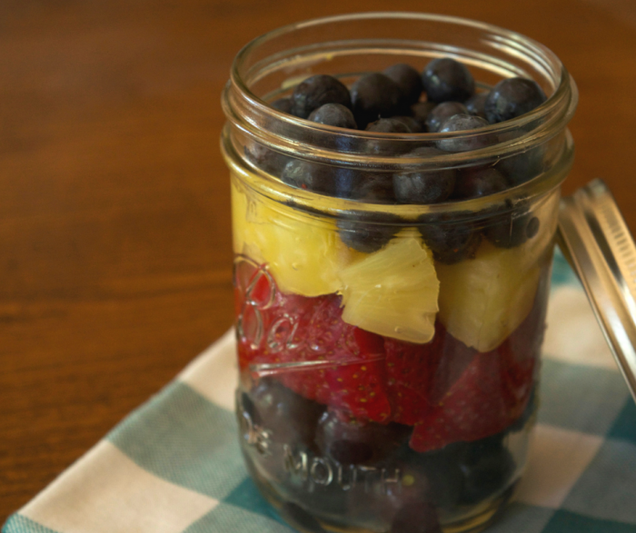 Make our easy fruit salad in a mason jar as a great sweet treat that is kid-friendly and delicious! This Weight Watchers FreeStyle Zero Point recipe is fast and easy!