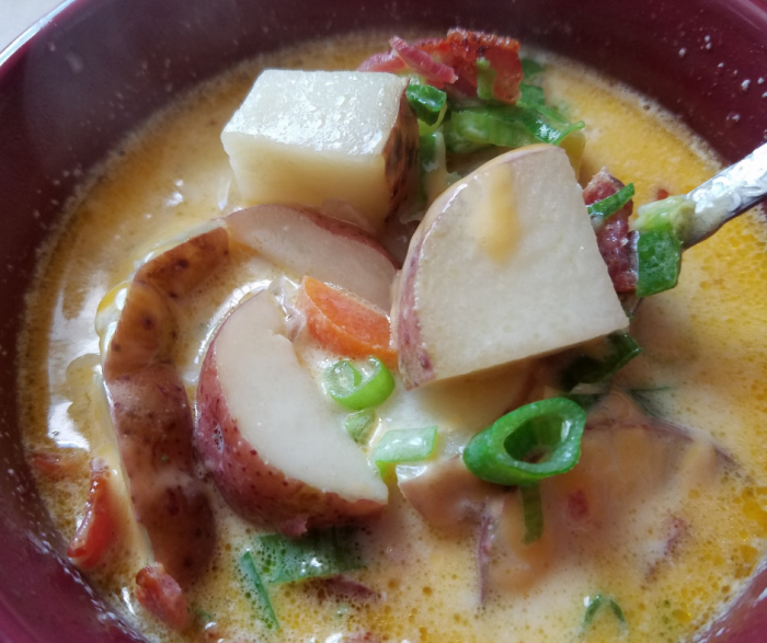 Our Easy Potato Soup Recipe is a delicious low point WW FreeStyle recipe that everyone will love! Only 6 SmartPoints per serving make this a perfect comfort food meal that everyone will rave over time and again!