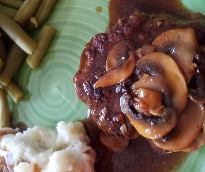 Salisbury Steak Recipe is a perfect idea for Weight Watchers FreeStyle Meal Planning! It is delicious, lean, and only 5 SmartPoints per serving! Served with or without mushrooms for your preferences!