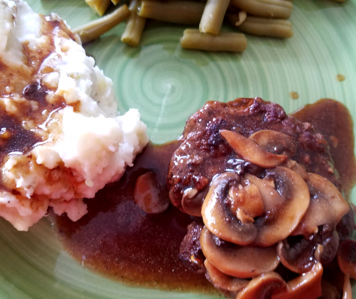 Salisbury Steak Recipe is a perfect idea for Weight Watchers FreeStyle Meal Planning! It is delicious, lean, and only 5 SmartPoints per serving! Served with or without mushrooms for your preferences!