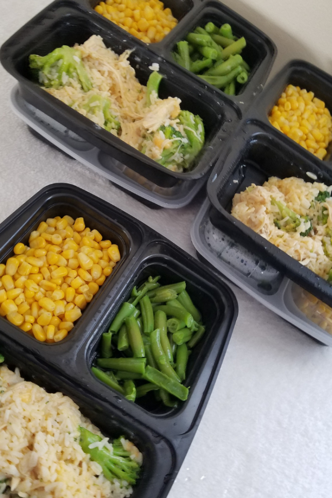 This Cheesy Chicken & Rice Meal Prep Idea is a fast Instant Pot Recipe for WW FreeStyle Plan! This low point Weight Watchers FreeStyle Instant Pot Recipe is ready in minutes and ideal for portioning for a week of easy lunches.