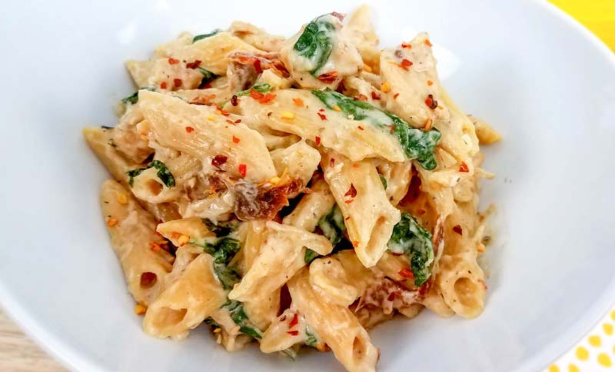 pasta with greens and tomatoes